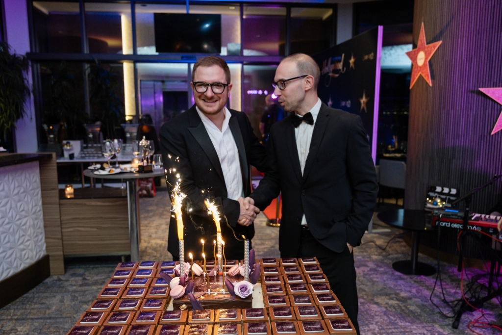 Christmas in Hollywood Style: NavTech Host an Glamorous Festive Night